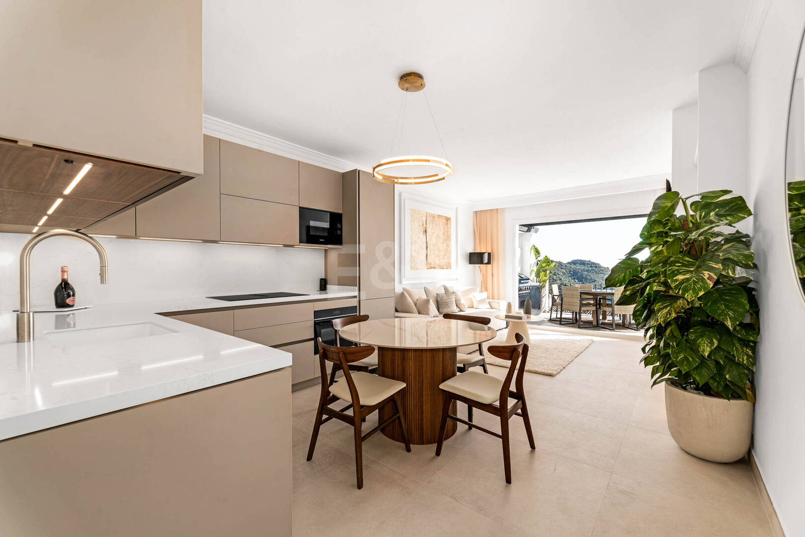 Exceptional Penthouse with Breathtaking Sea Views