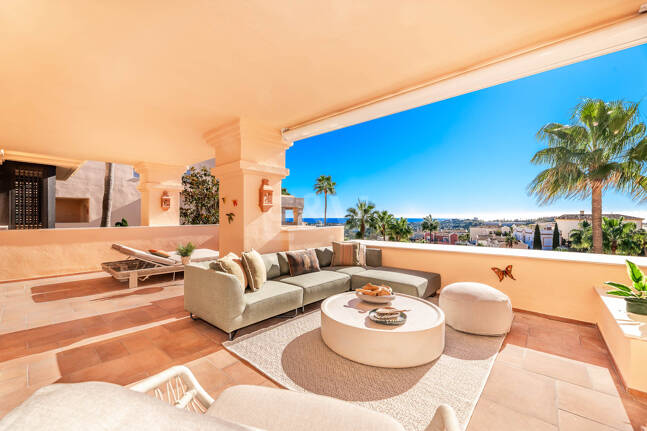 Spacious Apartment with Sea Views in a Prestigious Gated Community