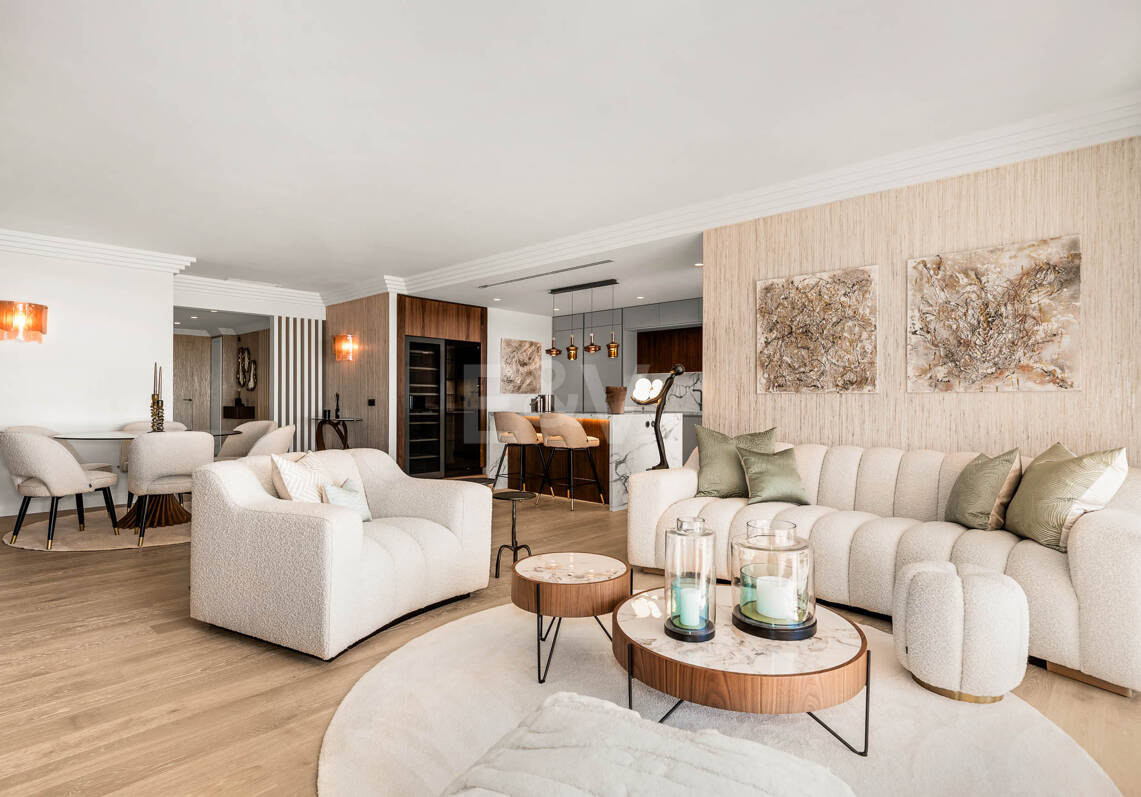 Espacioso apartamento con vistas al mar en una prestigiosa comunidad cerrada en Nueva Andalucía