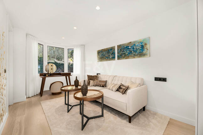 Spacious Apartment with Sea Views in a Prestigious Gated Community