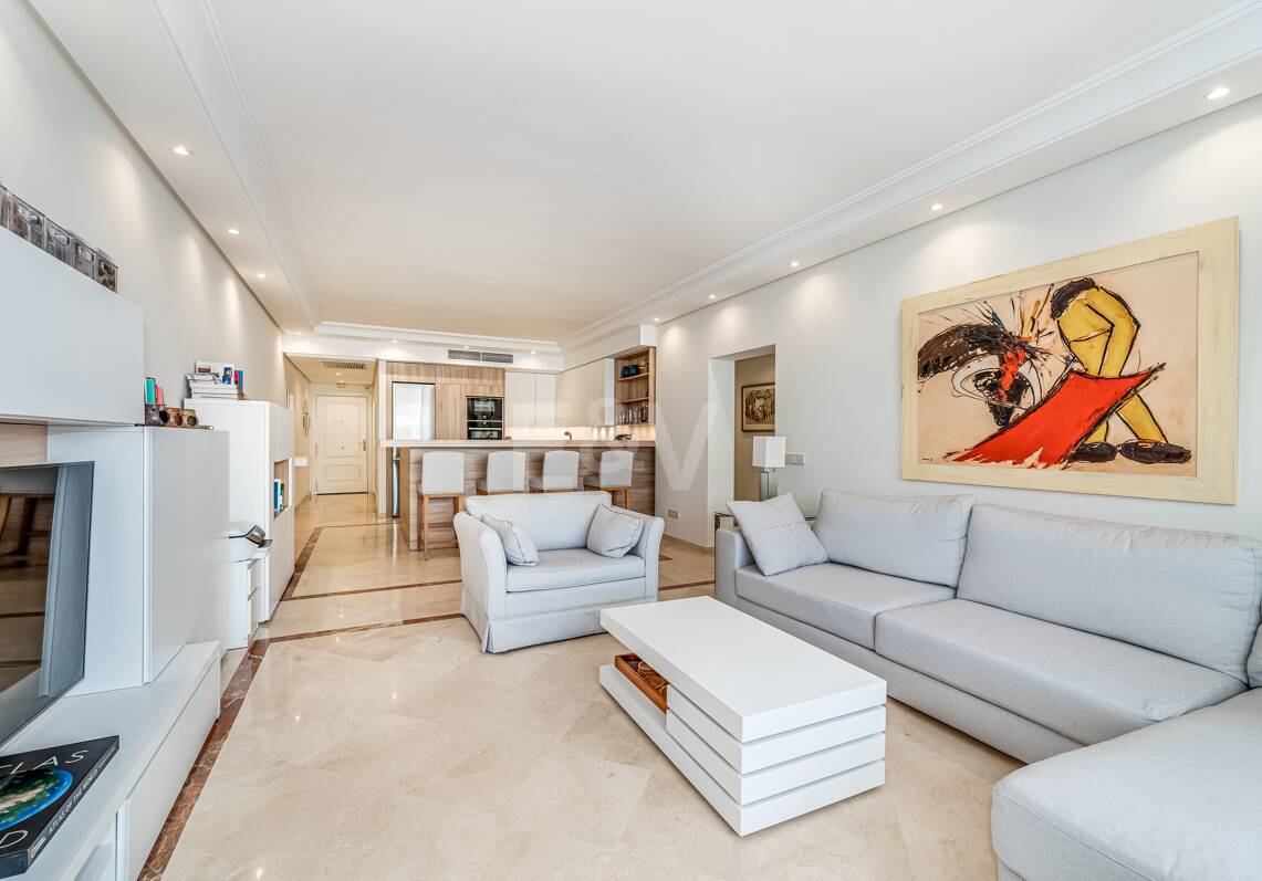 Elegancki apartament w Beachfront Gated Community, Walking Distance to Puerto Banús