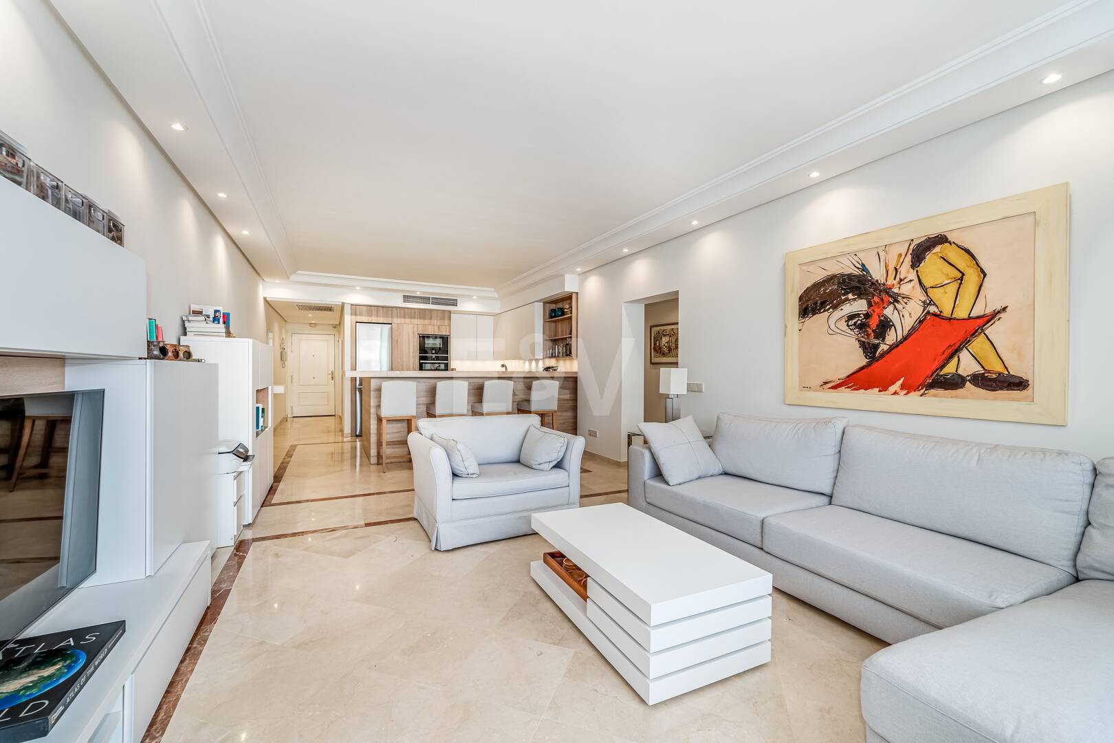 Elegant Apartment in Beachfront Gated Community, Walking Distance to Puerto Banús