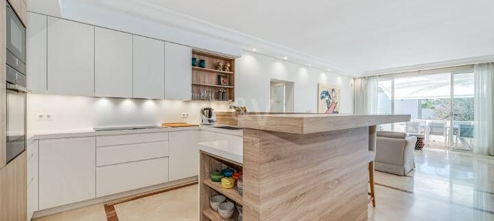 Elegantes Strandapartment in erster Reihe