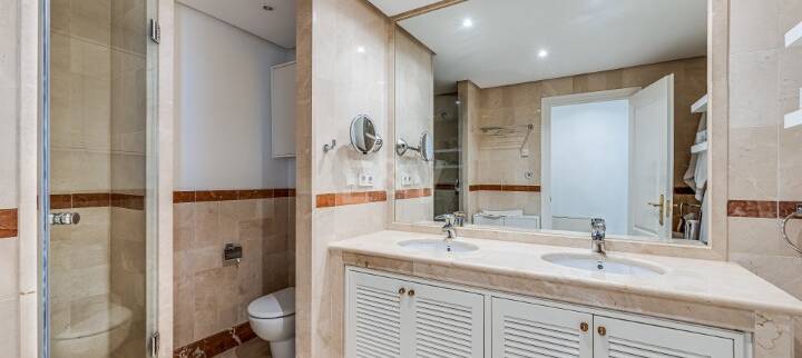 Elegantes Strandapartment in erster Reihe