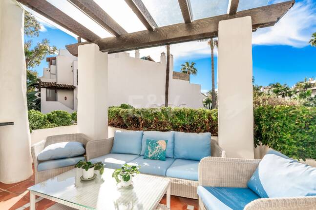 Elegant Apartment in Beachfront Gated Community, Walking Distance to Puerto Banús