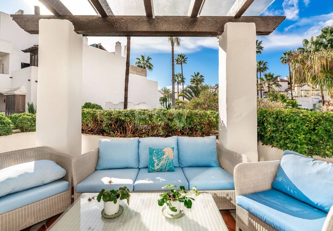 Elegant Apartment in Beachfront Gated Community, Walking Distance to Puerto Banús