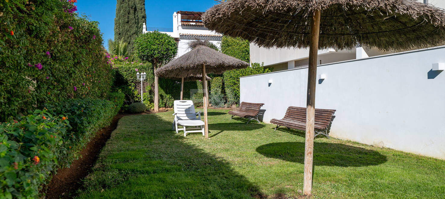 Apartamento moderno en planta baja con ubicación costera privilegiada