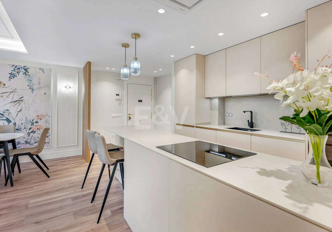 Moderne Erdgeschosswohnung in erstklassiger Küstenlage