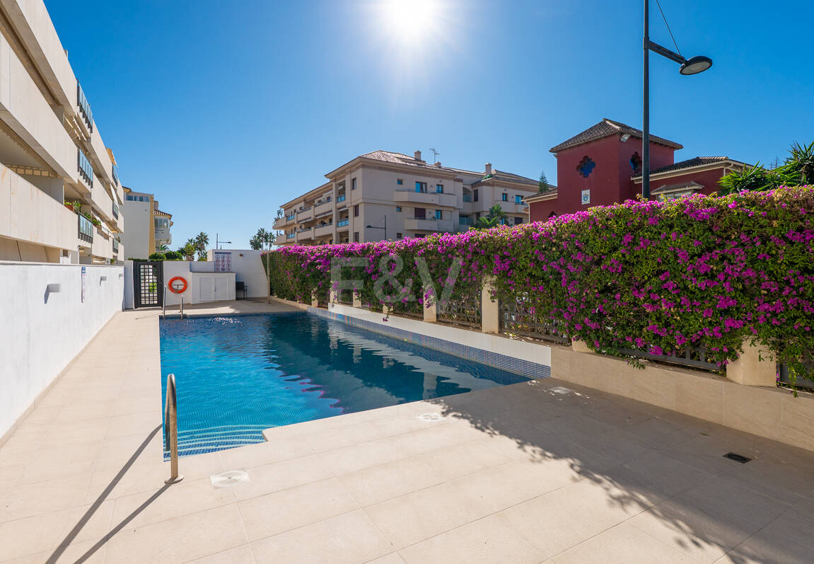 Contemporary Ground-Floor Apartment With Prime Coastal Position