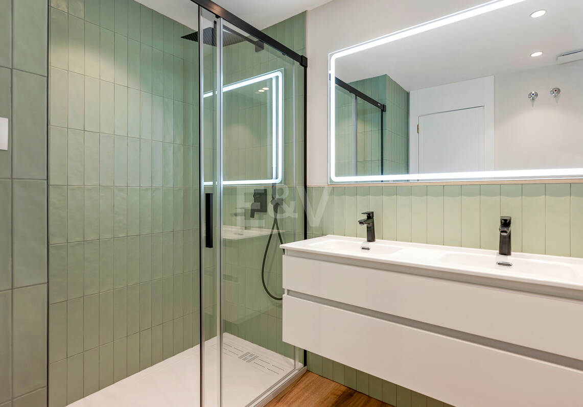 Moderne Erdgeschosswohnung in erstklassiger Küstenlage