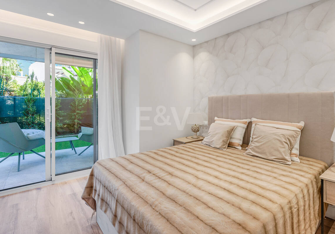 Moderne Erdgeschosswohnung in erstklassiger Küstenlage