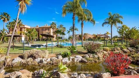 Dreamlike Terraced Penthouse Enhanced by Endless Horizons Views