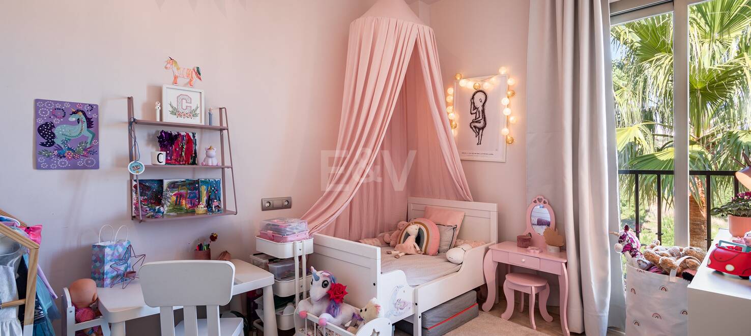 Dreamlike Terraced Penthouse Enhanced by Endless Horizons Views