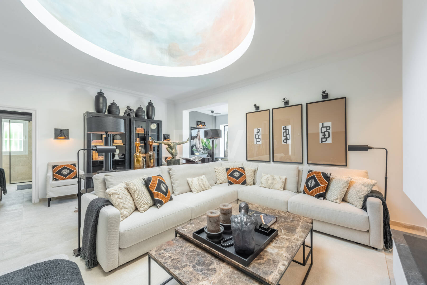 Contemporary Coastal Villa Kroki od morza