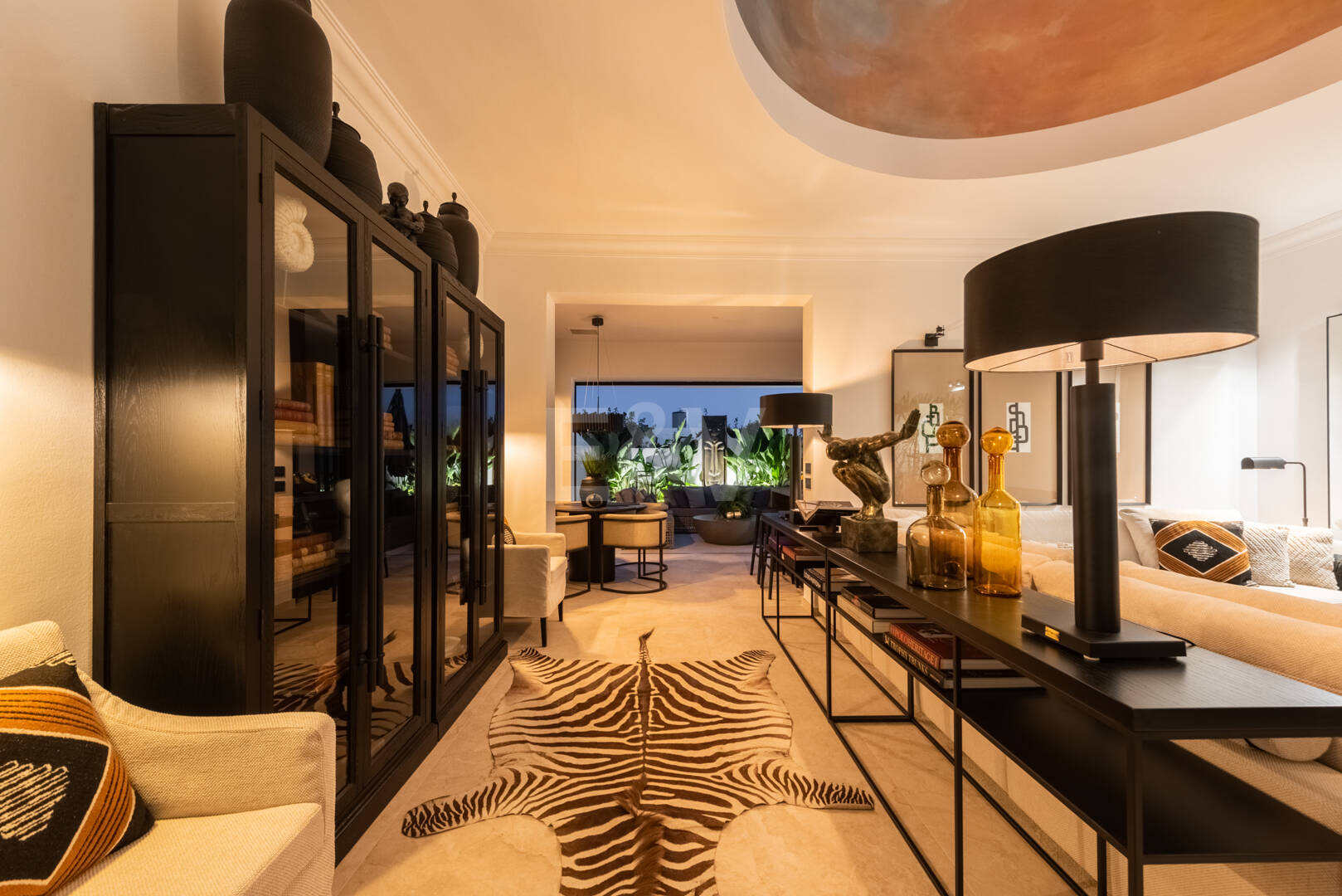 Contemporary Coastal Villa Kroki od morza