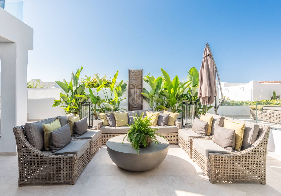 Villa côtière contemporaine Des marches de la mer