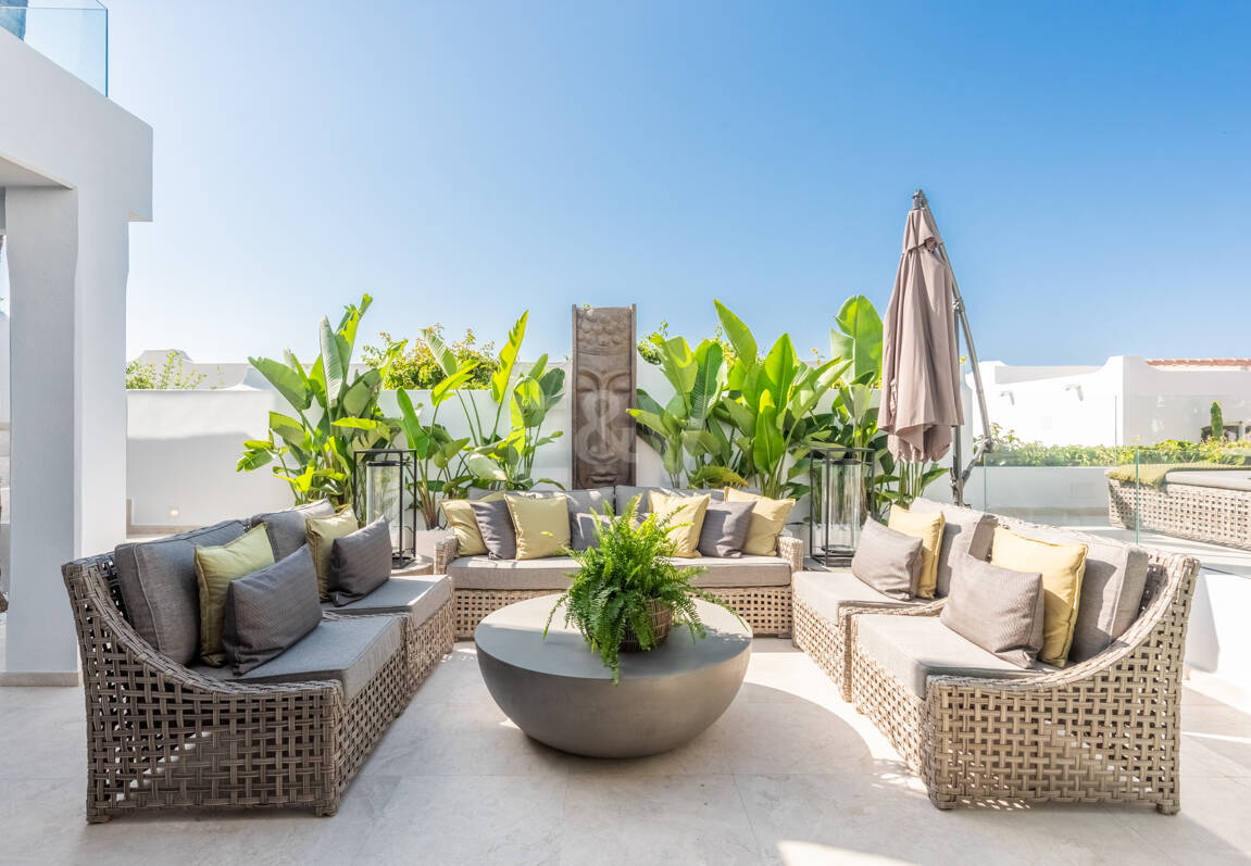 Contemporary Coastal Villa Steps from the Sea