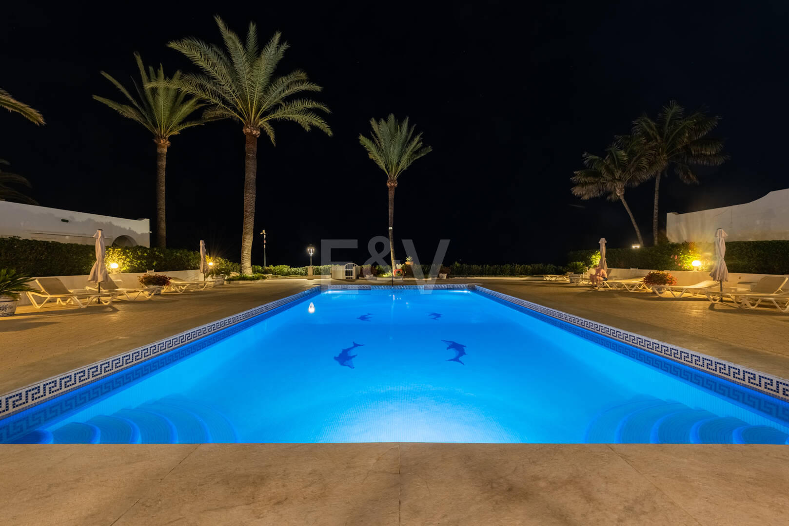 Contemporary Coastal Villa Kroki od morza