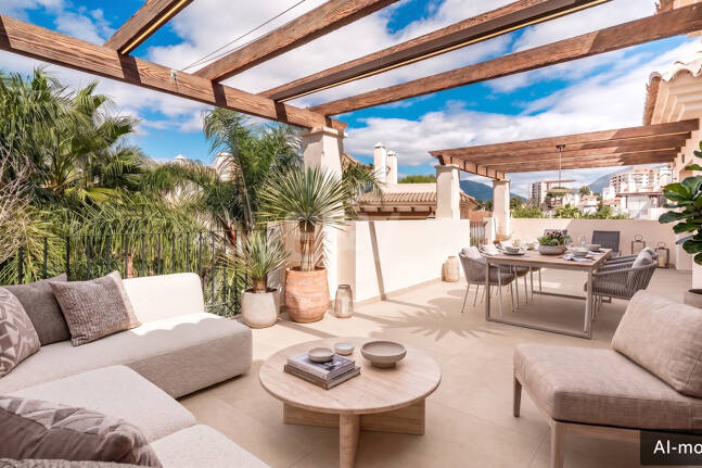 Penthouse with impressive Rooftop Solarium in Nueva Andalucía
