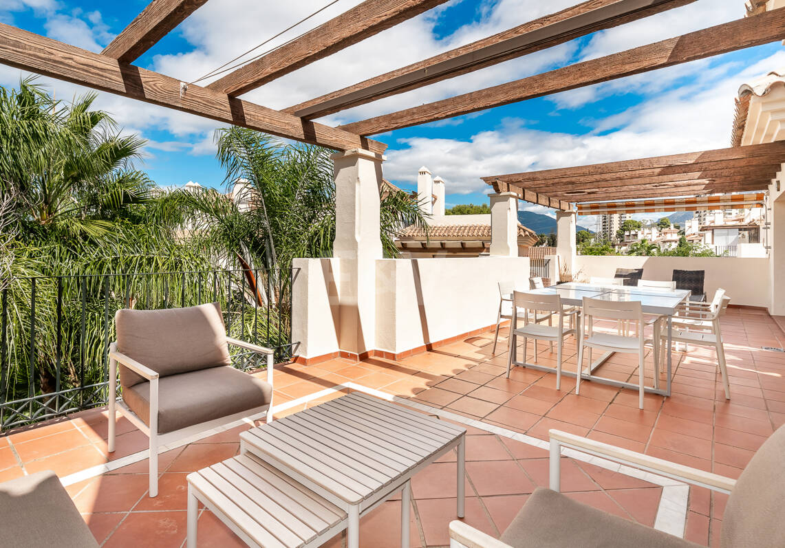 Penthouse with impressive Rooftop Solarium in Nueva Andalucía
