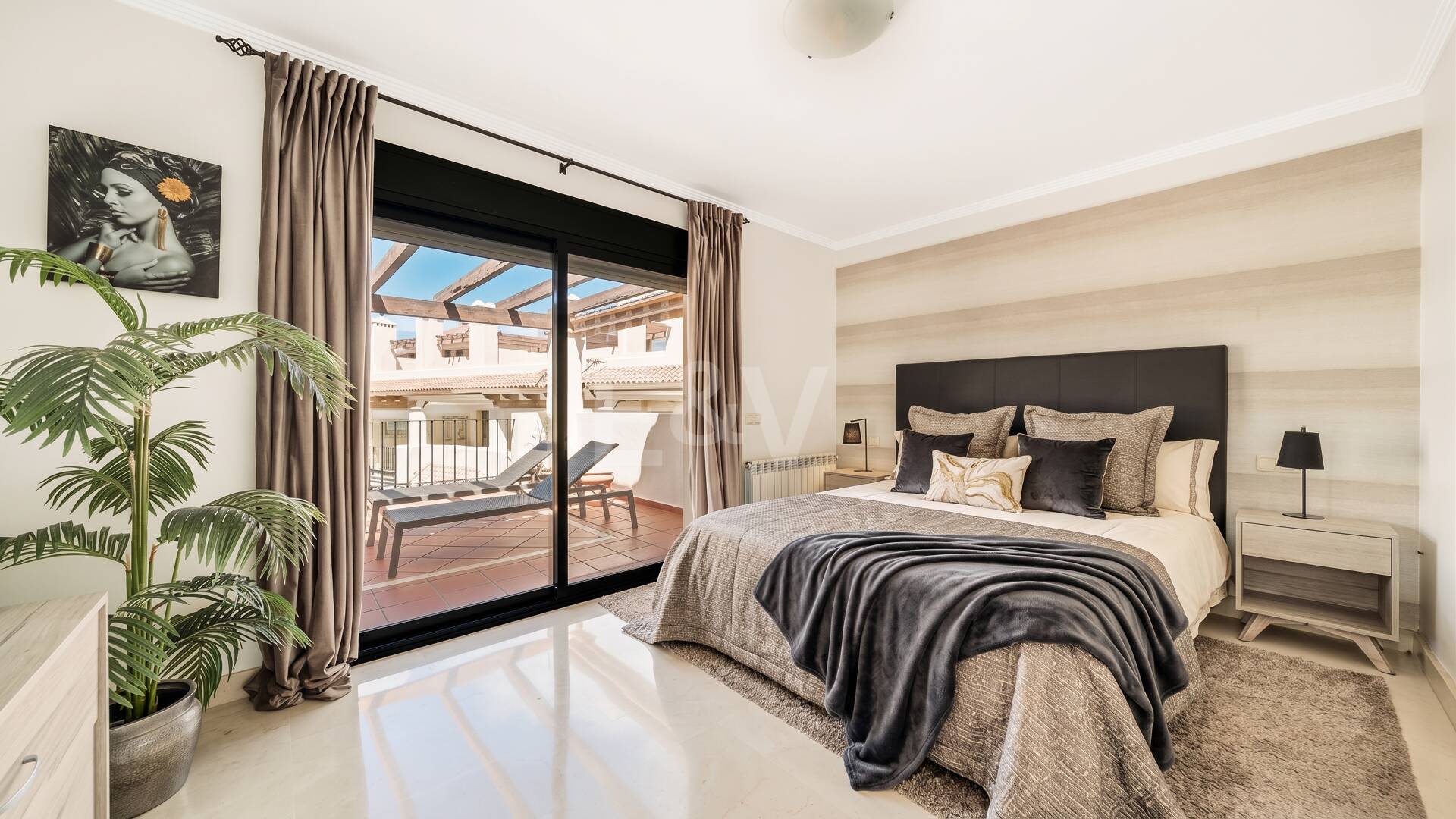 Penthouse with impressive Rooftop Solarium in Nueva Andalucía