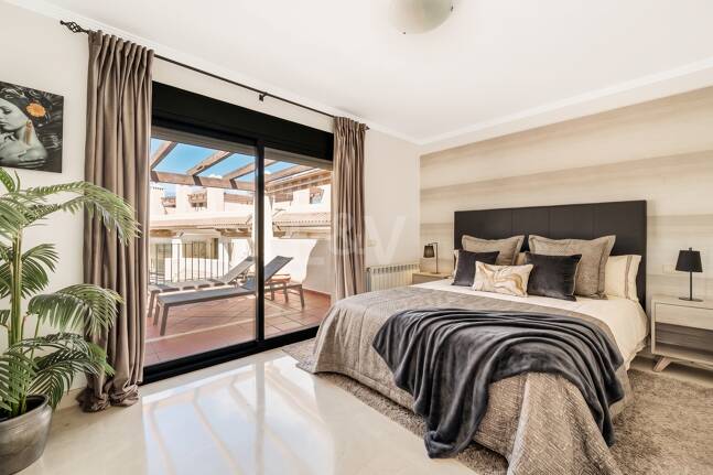 Penthouse with impressive Rooftop Solarium in Nueva Andalucía