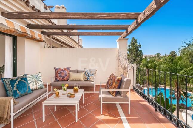 Penthouse with impressive Rooftop Solarium in Nueva Andalucía