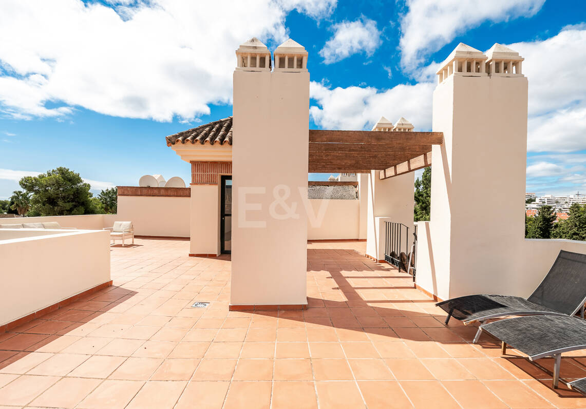Penthouse with impressive Rooftop Solarium in Nueva Andalucía