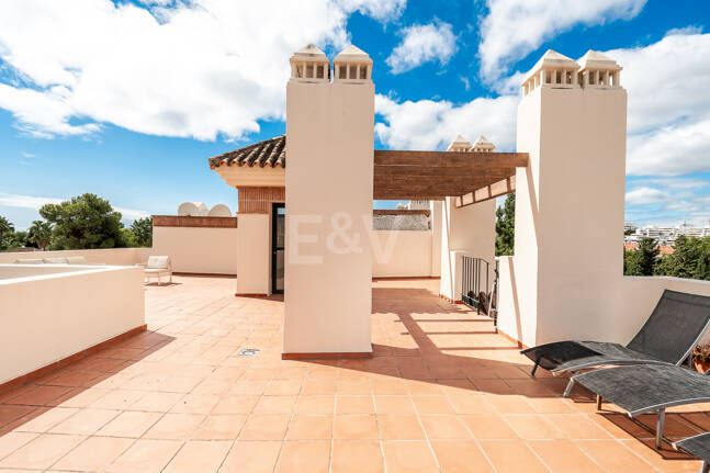 Penthouse with impressive Rooftop Solarium in Nueva Andalucía
