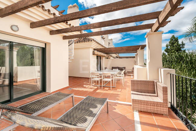 Penthouse with impressive Rooftop Solarium in Nueva Andalucía