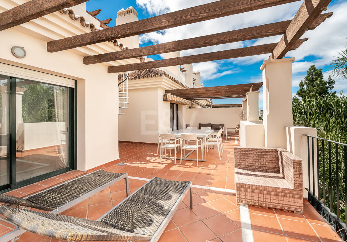 Penthouse with impressive Rooftop Solarium in Nueva Andalucía