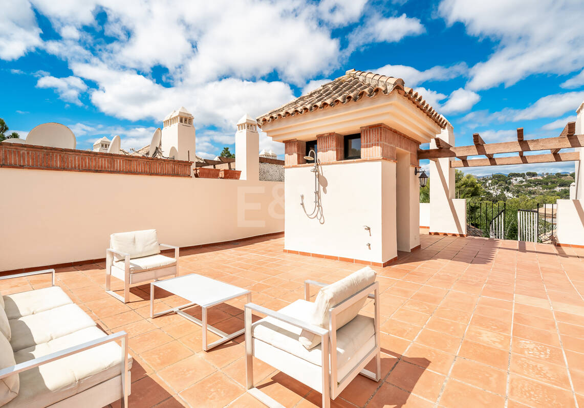 Penthouse with impressive Rooftop Solarium in Nueva Andalucía