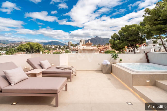 Penthouse with impressive Rooftop Solarium in Nueva Andalucía