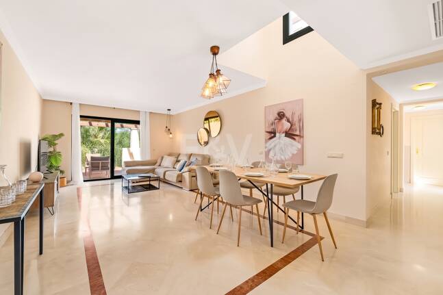 Penthouse with impressive Rooftop Solarium in Nueva Andalucía