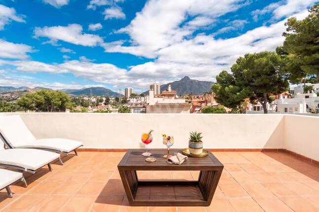 Penthouse with impressive Rooftop Solarium in Nueva Andalucía