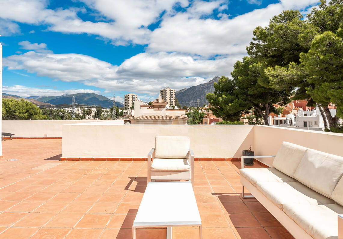 Penthouse with impressive Rooftop Solarium in Nueva Andalucía