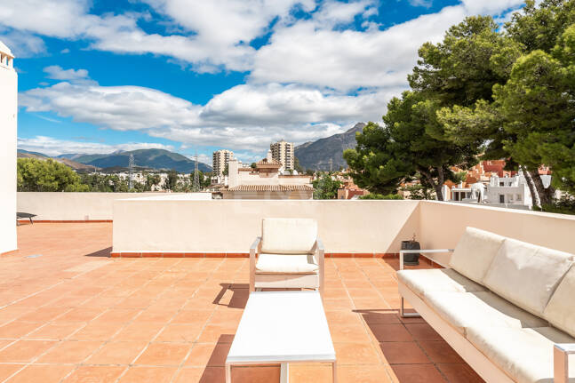 Penthouse with impressive Rooftop Solarium in Nueva Andalucía