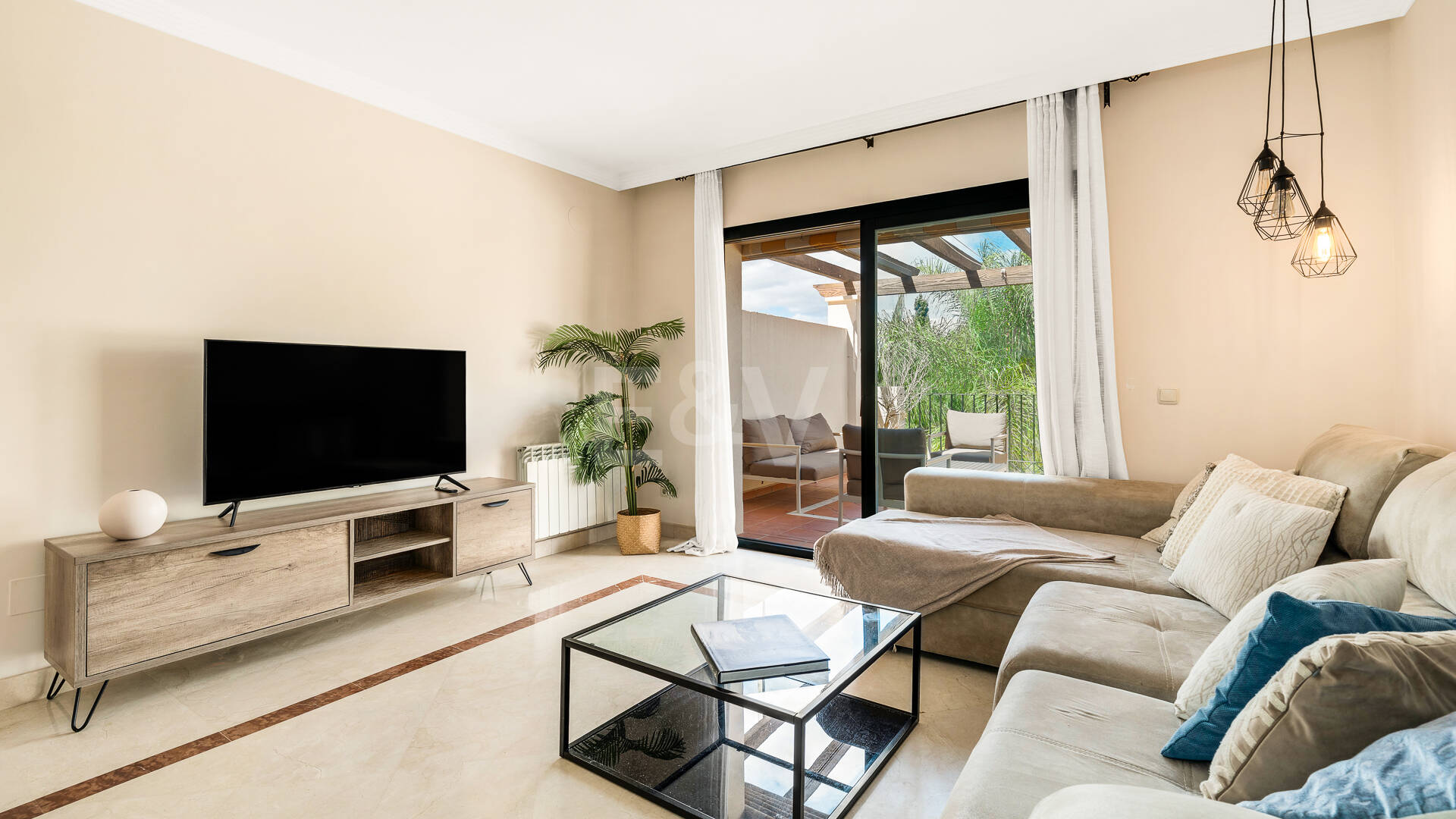 Penthouse with impressive Rooftop Solarium in Nueva Andalucía