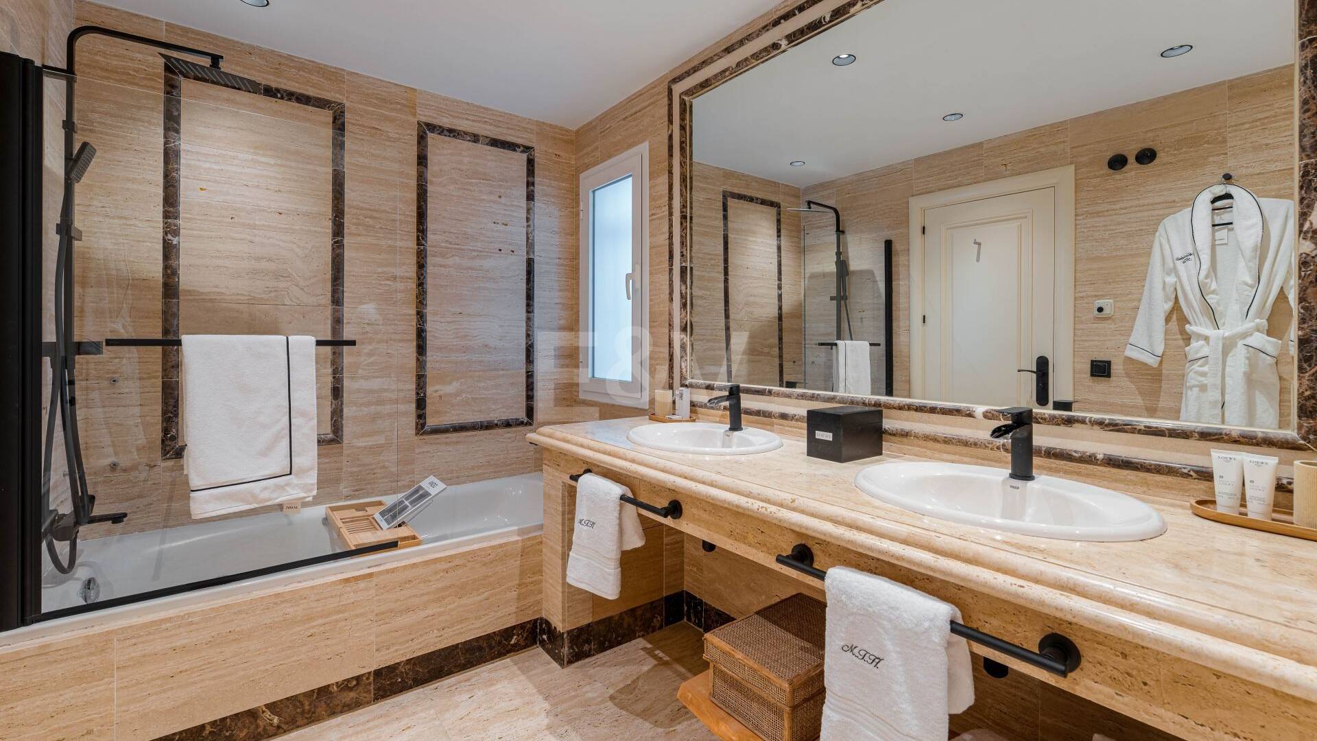 Apartament na parterze na sprzedaż w Marbella Hill Club, Marbella Golden Mile