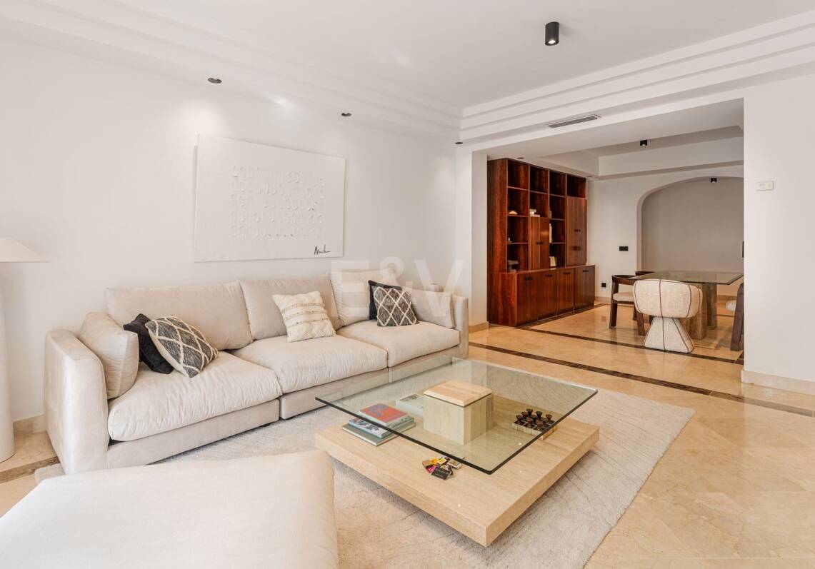 Acogedor apartamento en planta baja en Montebello Hills