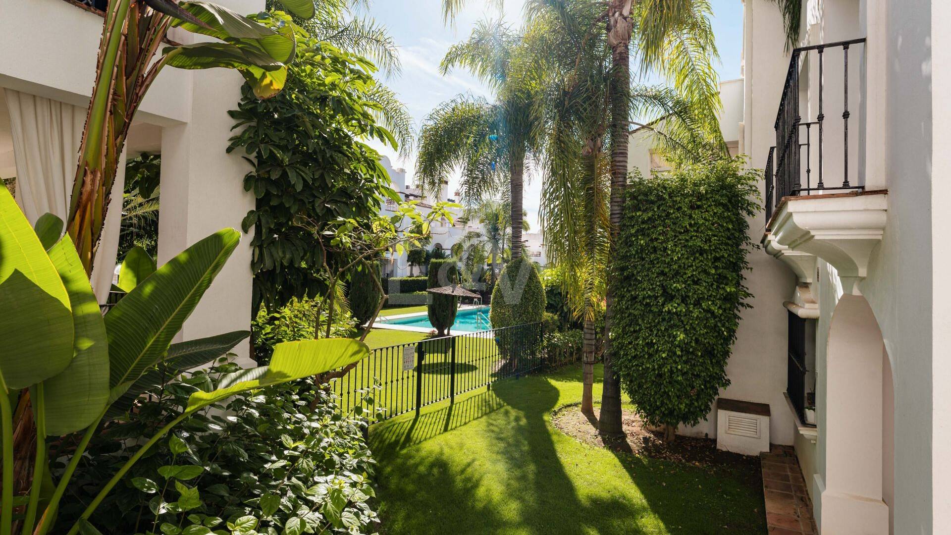 Apartament na parterze na sprzedaż w Marbella Hill Club, Marbella Golden Mile