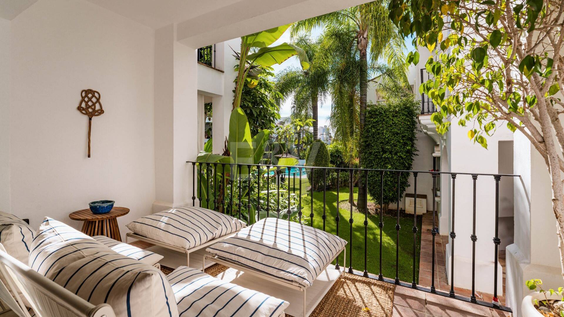Apartament na parterze na sprzedaż w Marbella Hill Club, Marbella Golden Mile