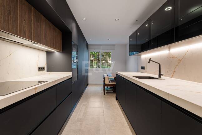 Acogedor apartamento en planta baja en Montebello Hills