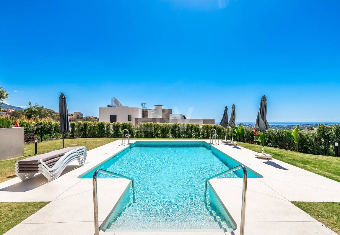 Luxury brand new apartment with open sea views