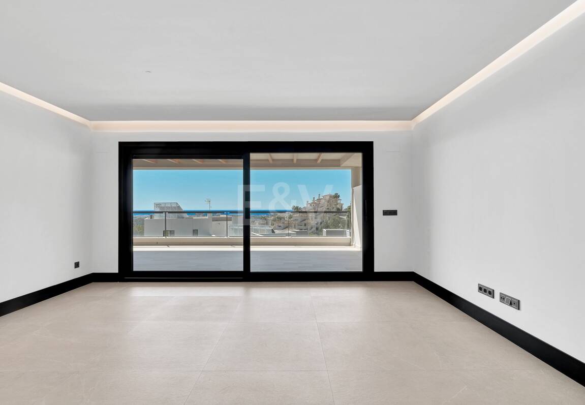 Luxury brand new apartment with open sea views