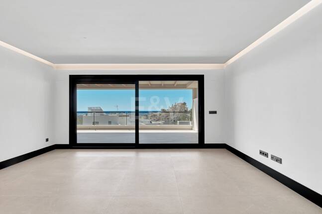 Luxury brand new apartment with open sea views