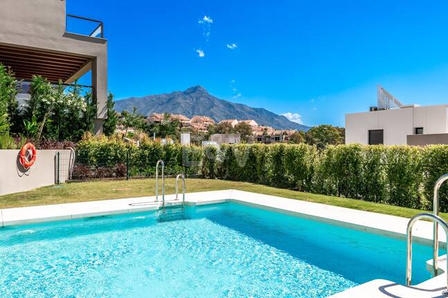 Luxury brand new apartment with open sea views