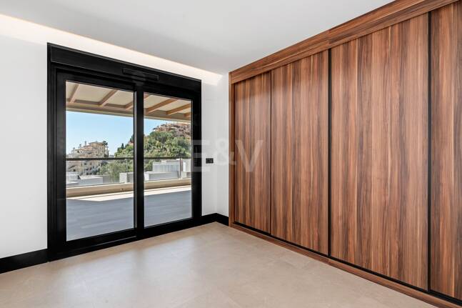 Luxury brand new apartment with open sea views