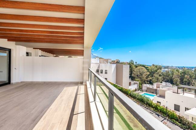 Luxury brand new apartment with open sea views