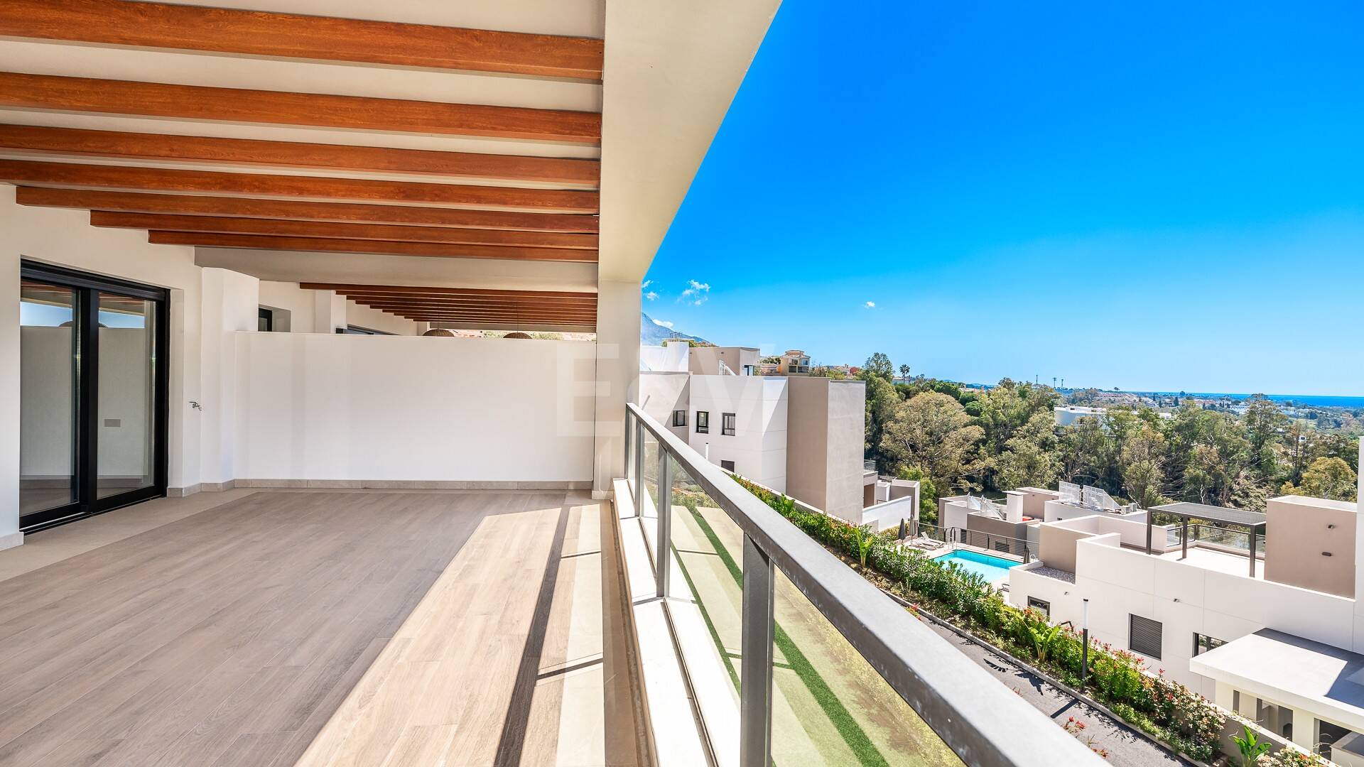 Luxury brand new apartment with open sea views